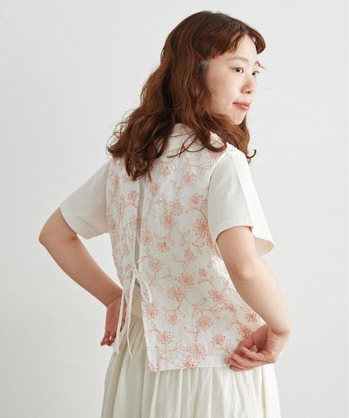 chambre de charme（シャンブルドゥシャーム）の「●cdc デージー刺繍 ベスト（ベスト・レディース・レッド/ホワイト・FREE）」の13枚目の写真