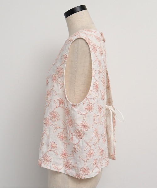 chambre de charme（シャンブルドゥシャーム）の「●cdc デージー刺繍 ベスト（ベスト・レディース・レッド/ホワイト・FREE）」の16枚目の写真