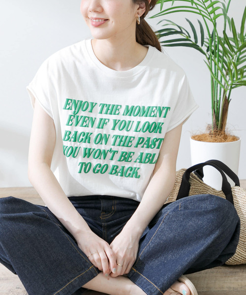 URBAN RESEARCH Sonny Label(アーバンリサーチサニーレーベル)の「メッセージプリントフレンチTシャツ(Tシャツ/カットソー・レディース・ホワイト系その他/ブラック/オフホワイト・FREE)」の3枚目の写真