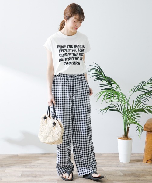 URBAN RESEARCH Sonny Label(アーバンリサーチサニーレーベル)の「メッセージプリントフレンチTシャツ(Tシャツ/カットソー・レディース・ホワイト系その他/ブラック/オフホワイト・FREE)」の15枚目の写真