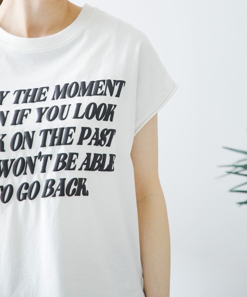 URBAN RESEARCH Sonny Label(アーバンリサーチサニーレーベル)の「メッセージプリントフレンチTシャツ(Tシャツ/カットソー・レディース・ホワイト系その他/ブラック/オフホワイト・FREE)」の9枚目の写真