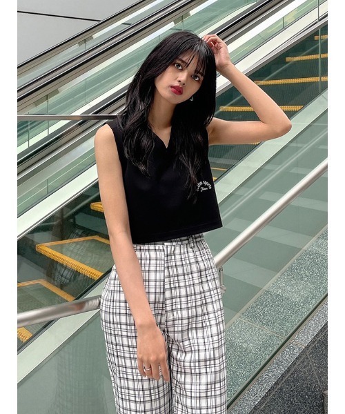 ENVYM（アンビー）の「ＶネックショートＴＯＰＳ（Tシャツ/カットソー・レディース・ホワイト/ブラック/ベージュ・FREE）」の4枚目の写真