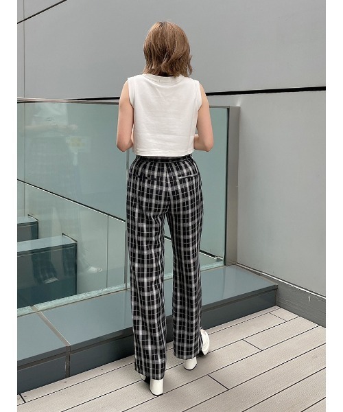 ENVYM（アンビー）の「ＶネックショートＴＯＰＳ（Tシャツ/カットソー・レディース・ホワイト/ブラック/ベージュ・FREE）」の15枚目の写真