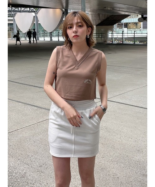 ENVYM（アンビー）の「ＶネックショートＴＯＰＳ（Tシャツ/カットソー・レディース・ホワイト/ブラック/ベージュ・FREE）」の16枚目の写真