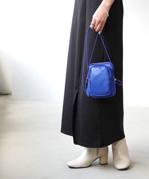 IAMUSE(アイアミューズ)の「コンパクトショルダーポーチ S0738【IAMUSE】(ショルダーバッグ・レディース・ブラック/レッド/ブルー/アイボリー・FREE)」の19枚目の写真