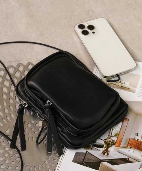 IAMUSE(アイアミューズ)の「コンパクトショルダーポーチ S0738【IAMUSE】(ショルダーバッグ・レディース・ブラック/レッド/ブルー/アイボリー・FREE)」の5枚目の写真