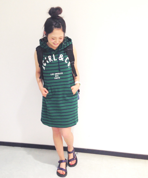X-girl（エックスガール）の「【NYLON7月号掲載】SUMMER HOODIE DRESS（ワンピース・レディース・マルチ/ブラック/グリーン・1/2）」の19枚目の写真