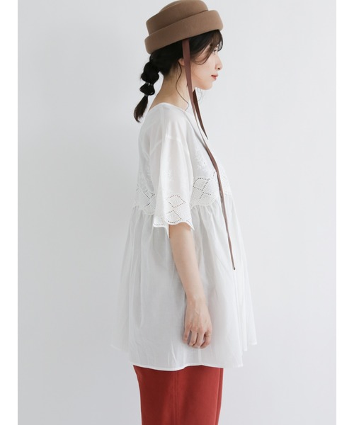 Samansa Mos2（サマンサ モスモス）の「スカラップレース前後2WAYチュニック（チュニック・レディース・カーキ/ブラウン/オフホワイト/チャコール・ﾌﾘ-）」の11枚目の写真