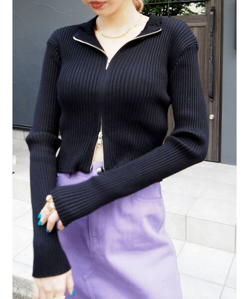 EVRIS（エヴリス）の「ジップタートルリブニットトップス（ニット/セーター・レディース・ホワイト/ブラック/ブルー/グリーン・FREE）」の3枚目の写真