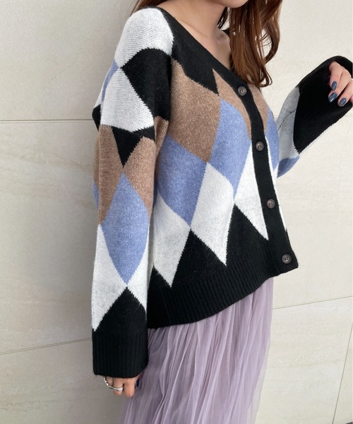 StyleSea（スタイルシー）の「アーガイルオーバーサイズカーディガン（カーディガン/ボレロ・レディース・ブラック系/グリーン系/ネイビー系・MEDIUM）」の2枚目の写真