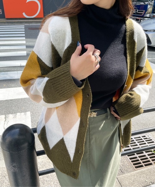 StyleSea（スタイルシー）の「アーガイルオーバーサイズカーディガン（カーディガン/ボレロ・レディース・ブラック系/グリーン系/ネイビー系・MEDIUM）」の3枚目の写真