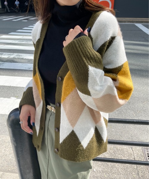 StyleSea（スタイルシー）の「アーガイルオーバーサイズカーディガン（カーディガン/ボレロ・レディース・ブラック系/グリーン系/ネイビー系・MEDIUM）」の19枚目の写真