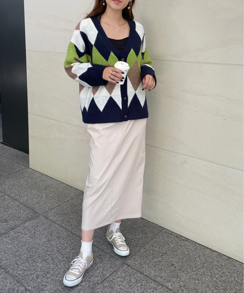 StyleSea（スタイルシー）の「アーガイルオーバーサイズカーディガン（カーディガン/ボレロ・レディース・ブラック系/グリーン系/ネイビー系・MEDIUM）」の20枚目の写真