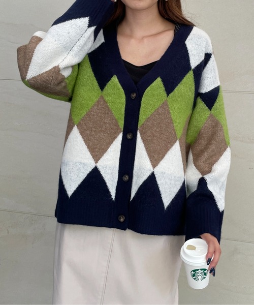 StyleSea（スタイルシー）の「アーガイルオーバーサイズカーディガン（カーディガン/ボレロ・レディース・ブラック系/グリーン系/ネイビー系・MEDIUM）」の17枚目の写真