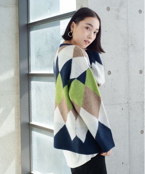 StyleSea（スタイルシー）の「アーガイルオーバーサイズカーディガン（カーディガン/ボレロ・レディース・ブラック系/グリーン系/ネイビー系・MEDIUM）」の14枚目の写真
