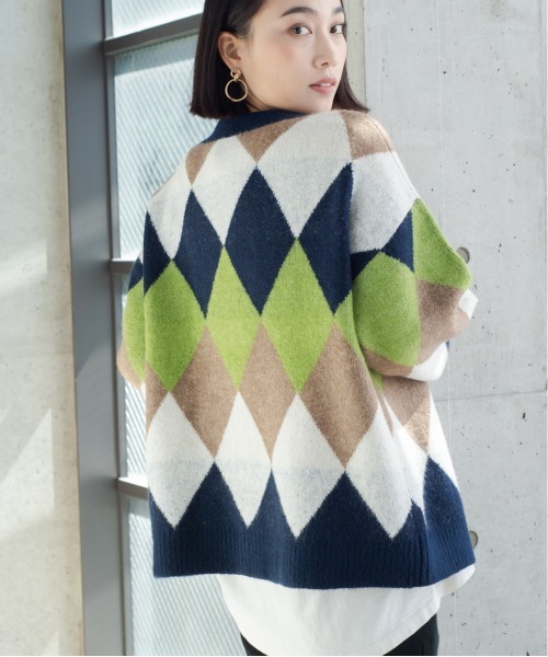 StyleSea（スタイルシー）の「アーガイルオーバーサイズカーディガン（カーディガン/ボレロ・レディース・ブラック系/グリーン系/ネイビー系・MEDIUM）」の15枚目の写真