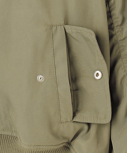 LOVETOXIC（ラブトキシック）の「リバーシブルボアＭＡ１（ブルゾン・キッズ・アイボリー/カーキ/ブラック・M/S/SS/L）」の16枚目の写真