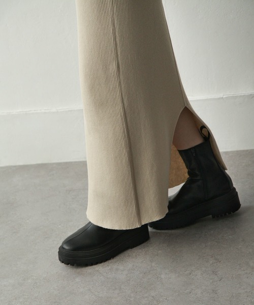 Chillfar（チルファー）の「スリットリブロングスカート（スカート・レディース・アイボリー/グレイッシュベージュ/グリーン/チャコール・FREE）」の9枚目の写真