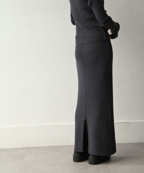 Chillfar（チルファー）の「スリットリブロングスカート（スカート・レディース・アイボリー/グレイッシュベージュ/グリーン/チャコール・FREE）」の12枚目の写真