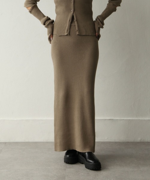 Chillfar（チルファー）の「スリットリブロングスカート（スカート・レディース・アイボリー/グレイッシュベージュ/グリーン/チャコール・FREE）」の19枚目の写真