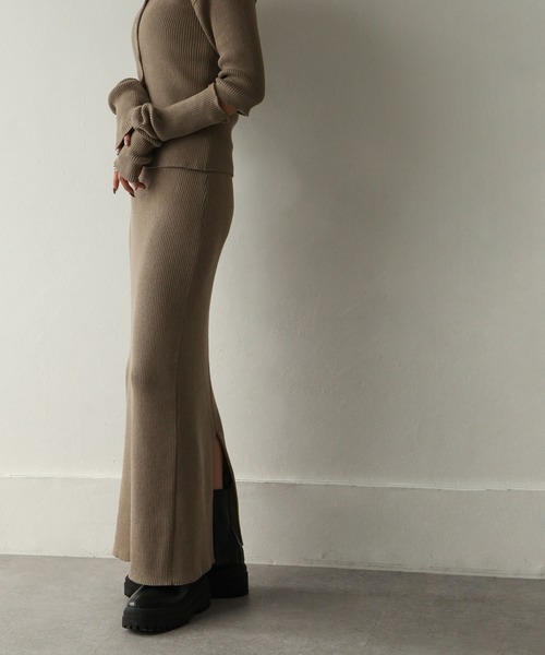 Chillfar（チルファー）の「スリットリブロングスカート（スカート・レディース・アイボリー/グレイッシュベージュ/グリーン/チャコール・FREE）」の22枚目の写真