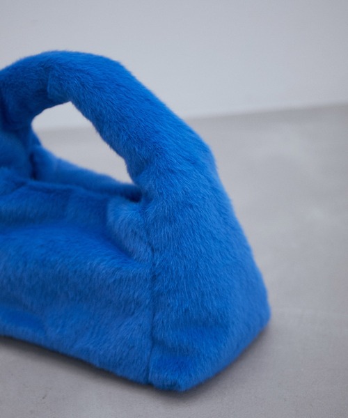 ADAM ET ROPE'（アダムエロペ）の「ワンハンドルカラーファーバッグ（ハンドバッグ・レディース・オフホワイト/ブルー・FREE）」の16枚目の写真