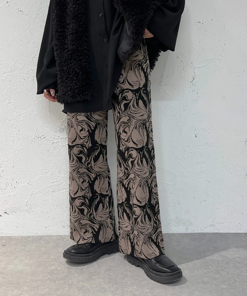 apres jour mignon(アプレジュールミニョン)の「ジャガードニットパンツ【ZOZOTOWN限定アイテム】(その他パンツ・レディース・ボルドー/グレイッシュベージュ/ブラック・MEDIUM/X-LARGE/SMALL)」の2枚目の写真