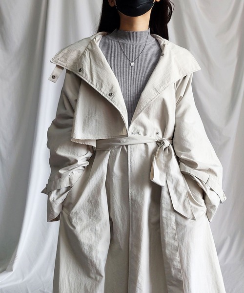 me+em select(ミームセレクト)の「※※【2WAY】オーバーサイズ スタンドカラーナイロンロングトレンチコート(トレンチコート・レディース・ベージュ/アイボリー/ブラック/ピンク・MEDIUM)」の10枚目の写真