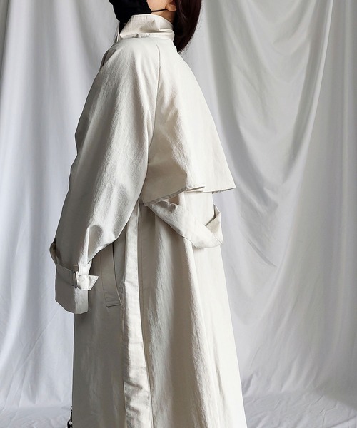 me+em select(ミームセレクト)の「※※【2WAY】オーバーサイズ スタンドカラーナイロンロングトレンチコート(トレンチコート・レディース・ベージュ/アイボリー/ブラック/ピンク・MEDIUM)」の9枚目の写真