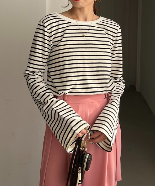 CAPRICIEUX LE'MAGE（カプリシューレマージュ）の「ボーダーフレアスリーブＴシャツ（Tシャツ/カットソー・レディース・ブラウン/ブルー/ブラック・FREE）」の2枚目の写真