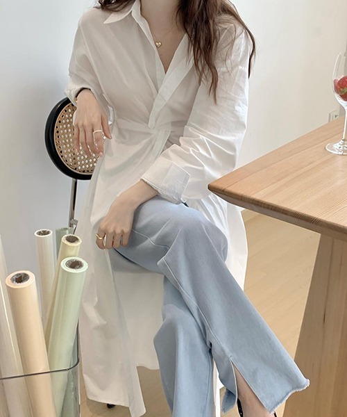 FREE STYLISTS(フリー スタイリスト)の「YUGA_YGMC センターツイスト ロングシャツワンピース(シャツワンピース・レディース・ホワイト/ライトブルー・FREE)」の9枚目の写真