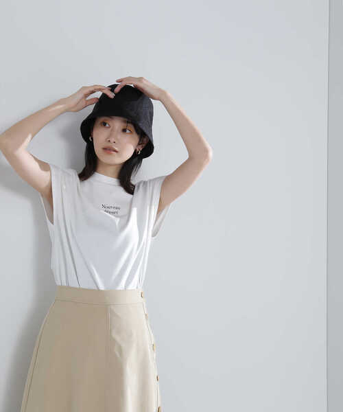 NATURAL BEAUTY BASIC(ナチュラルビューティーベーシック)の「◇<ロゴTシャツシリーズ>モックネックフレンチロゴTシャツ(Tシャツ/カットソー・レディース・グレー系その他2/オフホワイト・FREE)」の13枚目の写真