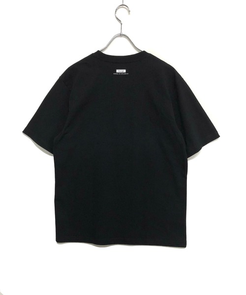 TRAP/U (トラップユー)の「コットン天竺 / ストレートボックス プリント クルーネックTシャツ(半袖)(Tシャツ/カットソー・メンズ・マスタード/ホワイト/ブラック・M/L)」の5枚目の写真