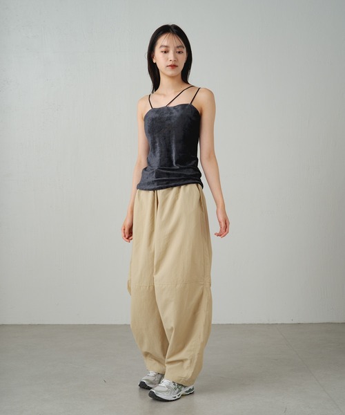 earthy(アーシー)の「【撥水】ナイロンボリュームパンツ(その他パンツ・レディース・ブラック/ブラウン/ベージュ/オフホワイト/パープル・S/M)」の15枚目の写真