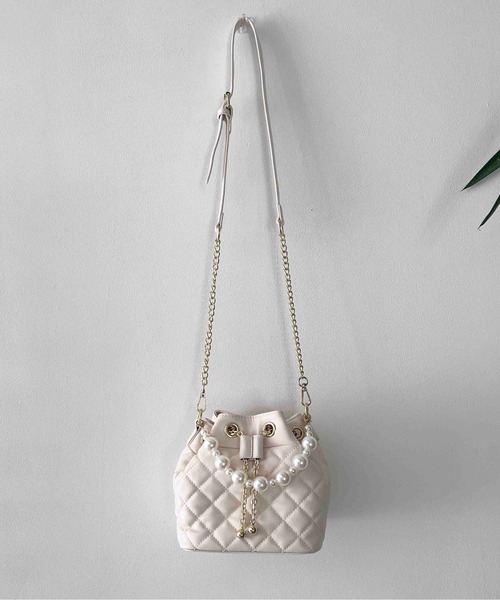 PICCIN(ピッチン)の「キルティングチェーンバッグ(ショルダーバッグ・レディース・グリーン/ブラック/アイボリー・FREE)」の6枚目の写真
