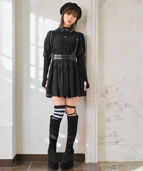 Diable baiser(ディアブルベーゼ)の「スクエアデコルテパフ袖細魅せワンピース(ワンピース・レディース・ブラック/ブルー・MEDIUM/X-LARGE/XX-LARGE/LARGE/SMALL)」の5枚目の写真