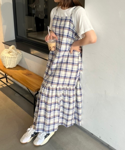 nemne store(ネンネストア)の「チェック柄ティアードキャミワンピース(ワンピース・レディース・ネイビー/アイボリー・SMALL/MEDIUM)」の14枚目の写真