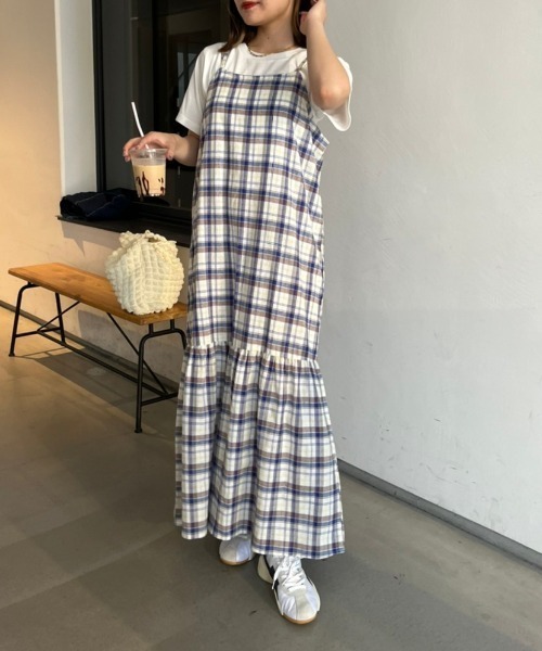 nemne store(ネンネストア)の「チェック柄ティアードキャミワンピース(ワンピース・レディース・ネイビー/アイボリー・SMALL/MEDIUM)」の13枚目の写真