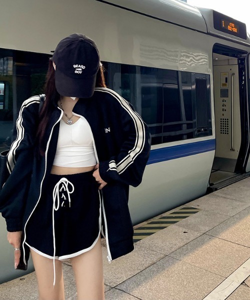 DEVICE(デバイス)の「サイドライン シンプル トラックジャケット ジャージ(ジャージ・レディース・ブラック/ワインレッド・FREE)」の15枚目の写真