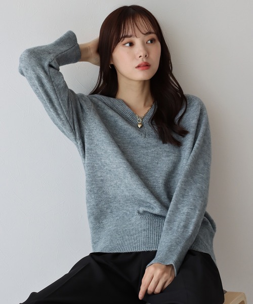 BLUEEAST(ブルーイースト)の「Vネックニット(ニット/セーター・レディース・グリーン/ブラック/オフホワイト/グレー/ベージュ/オレンジ/キャメル・MEDIUM)」の3枚目の写真