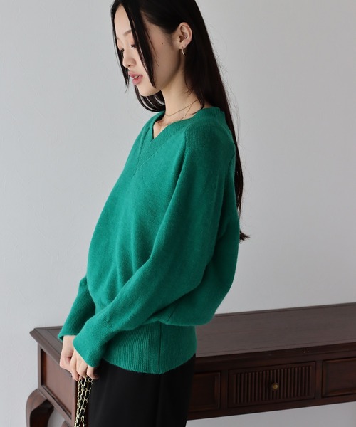 BLUEEAST(ブルーイースト)の「Vネックニット(ニット/セーター・レディース・グリーン/ブラック/オフホワイト/グレー/ベージュ/オレンジ/キャメル・MEDIUM)」の11枚目の写真