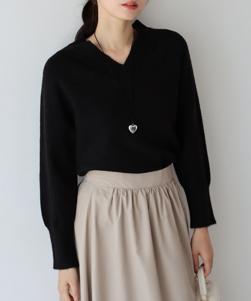 BLUEEAST(ブルーイースト)の「Vネックニット(ニット/セーター・レディース・グリーン/ブラック/オフホワイト/グレー/ベージュ/オレンジ/キャメル・MEDIUM)」の9枚目の写真