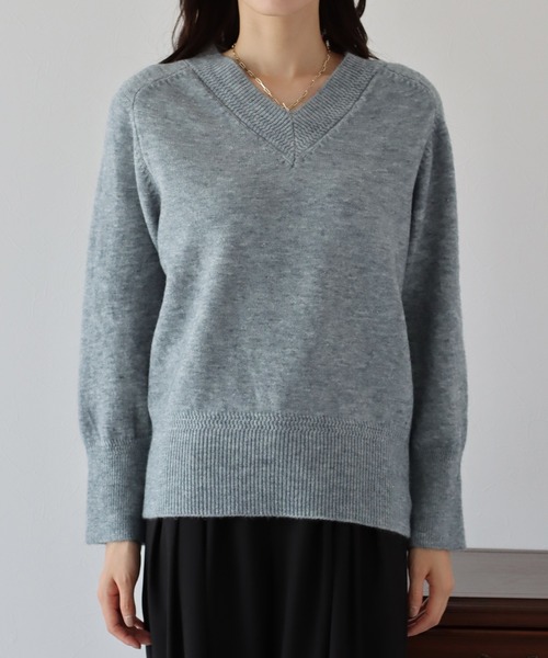 BLUEEAST(ブルーイースト)の「Vネックニット(ニット/セーター・レディース・グリーン/ブラック/オフホワイト/グレー/ベージュ/オレンジ/キャメル・MEDIUM)」の20枚目の写真