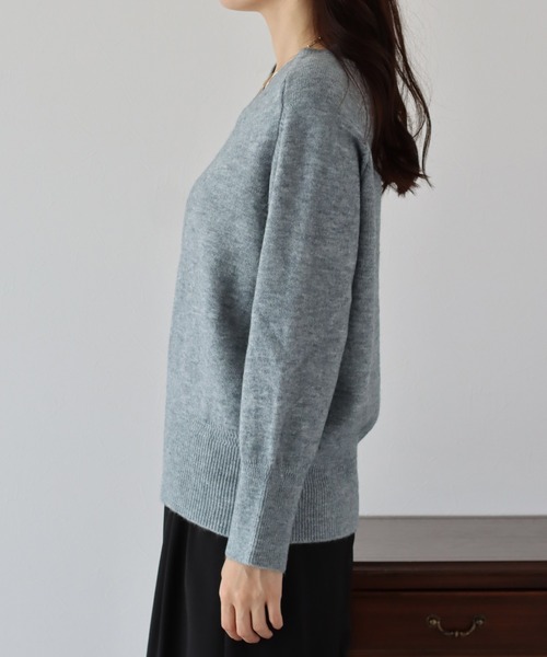 BLUEEAST(ブルーイースト)の「Vネックニット(ニット/セーター・レディース・グリーン/ブラック/オフホワイト/グレー/ベージュ/オレンジ/キャメル・MEDIUM)」の19枚目の写真