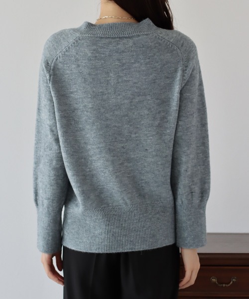 BLUEEAST(ブルーイースト)の「Vネックニット(ニット/セーター・レディース・グリーン/ブラック/オフホワイト/グレー/ベージュ/オレンジ/キャメル・MEDIUM)」の18枚目の写真