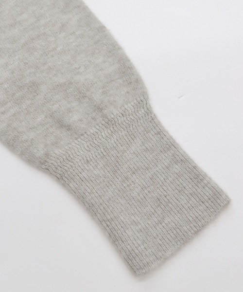 BLUEEAST(ブルーイースト)の「Vネックニット(ニット/セーター・レディース・グリーン/ブラック/オフホワイト/グレー/ベージュ/オレンジ/キャメル・MEDIUM)」の14枚目の写真