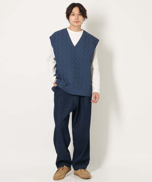a.v.v(アーヴェヴェ)の「【2SET】Vネック地柄ニットベスト(カットソー付)(ニット/セーター・メンズ・ブルー/グリーン/チャコールグレー・48/44/46/50)」の4枚目の写真