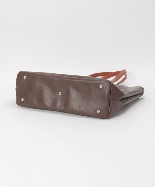 ikka（イッカ）の「【雑誌MonoMax4月号掲載】GPレザータッチトートバッグ「小泉孝太郎さん着用モデル」（トートバッグ・メンズ・ブラック/ダークブラウン/ネイビー・FREE）」の17枚目の写真