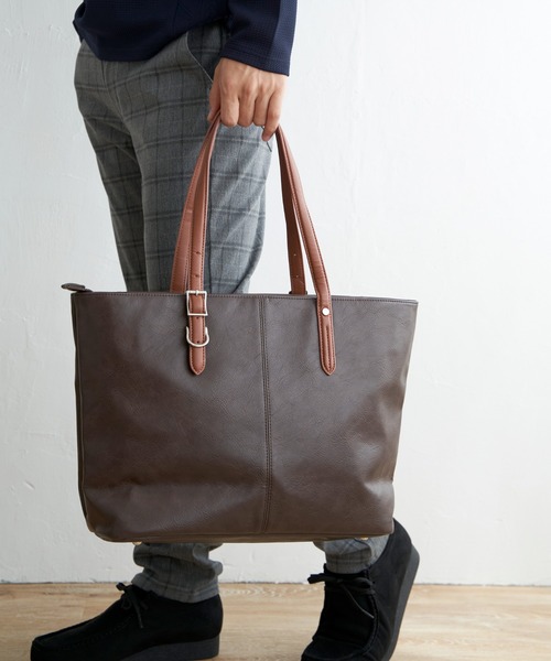 ikka（イッカ）の「【雑誌MonoMax4月号掲載】GPレザータッチトートバッグ「小泉孝太郎さん着用モデル」（トートバッグ・メンズ・ブラック/ダークブラウン/ネイビー・FREE）」の7枚目の写真