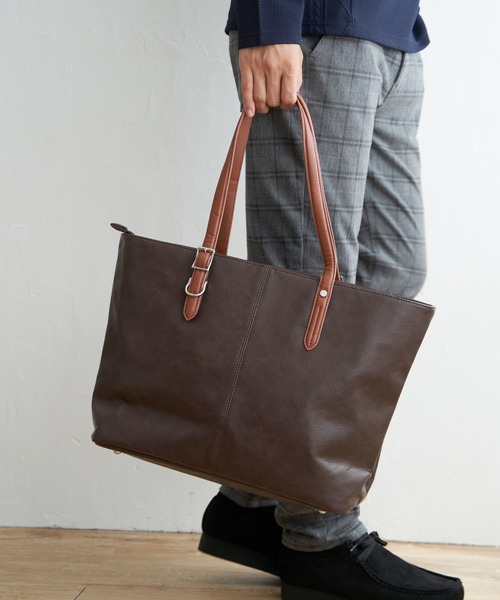ikka（イッカ）の「【雑誌MonoMax4月号掲載】GPレザータッチトートバッグ「小泉孝太郎さん着用モデル」（トートバッグ・メンズ・ブラック/ダークブラウン/ネイビー・FREE）」の8枚目の写真